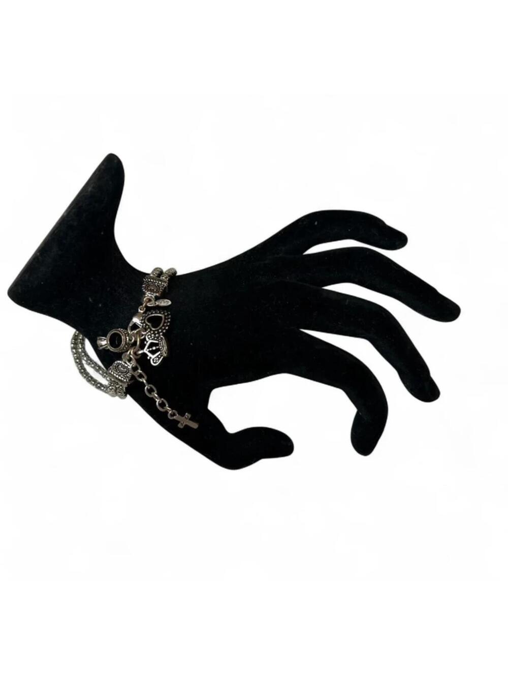 A vintage y2k Queen charm bracelet